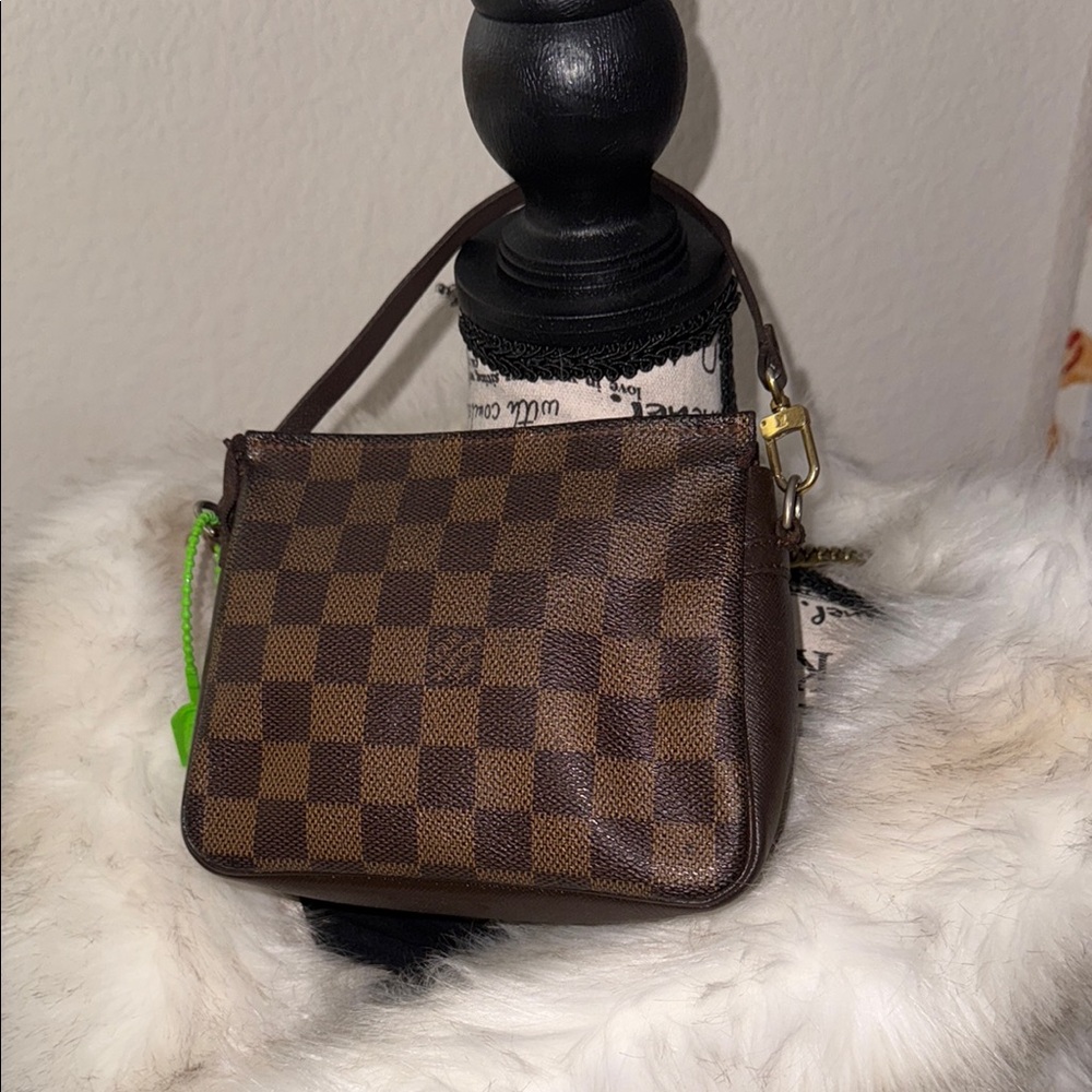 👛👛LOUIS VUITTON TROUSSE HANDBAG👛